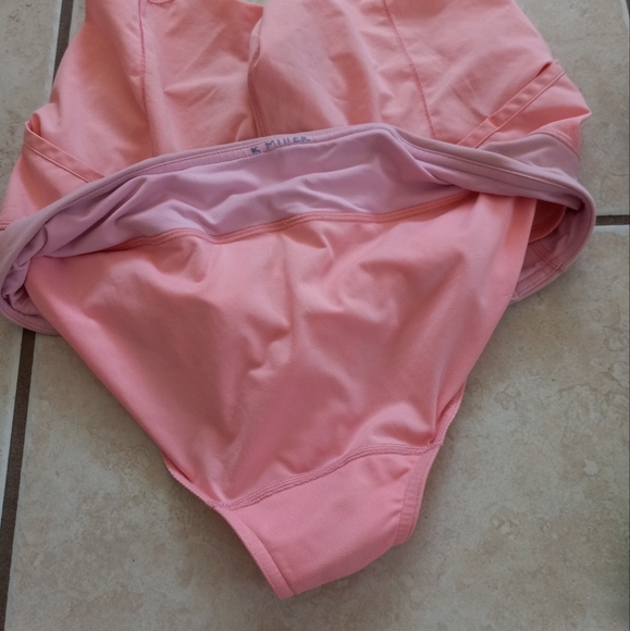 Lululemon Speed Shorts 2.5 Bleached Coral sz.8 - Picture 10 of 16